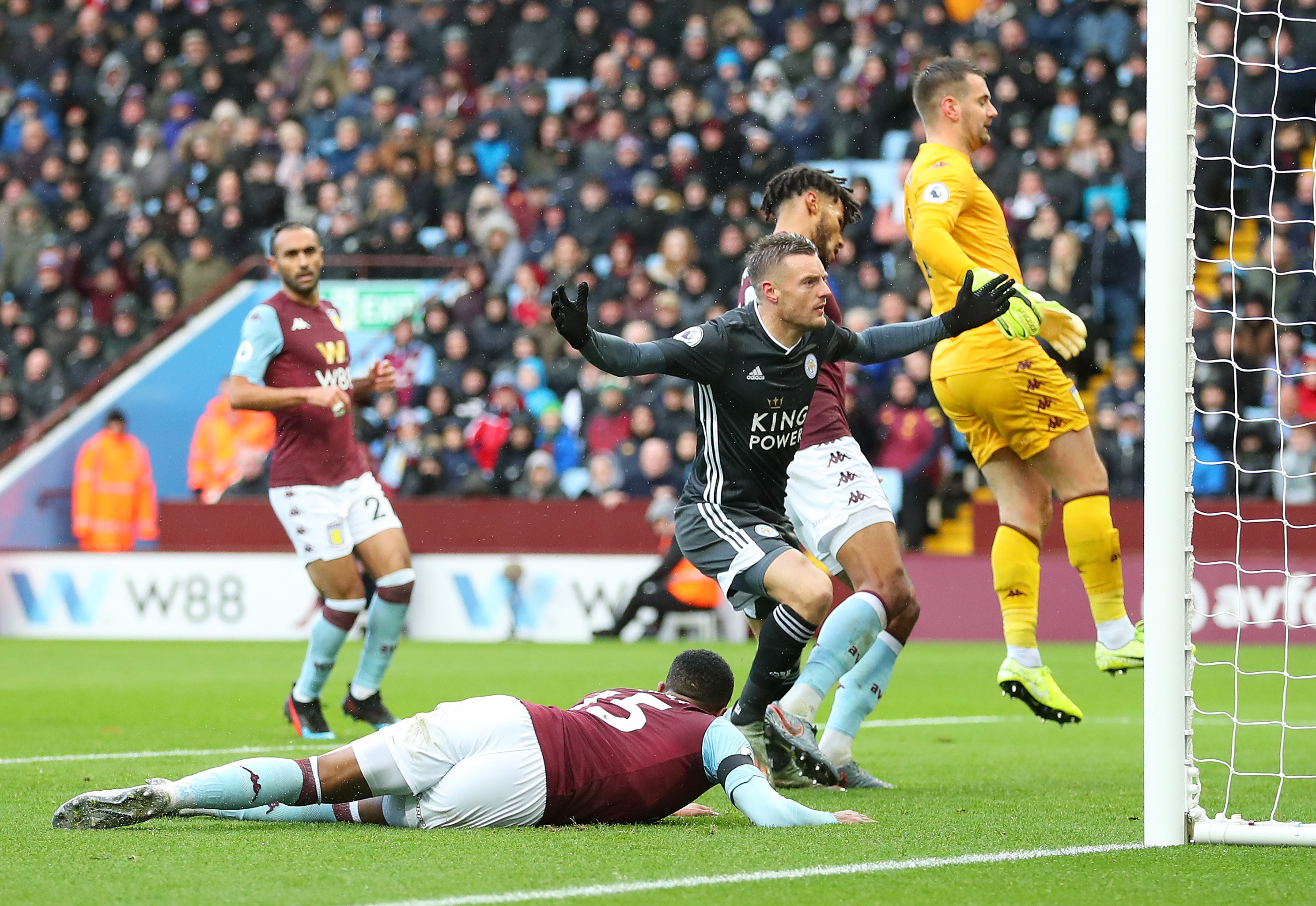 防守端也更 防守端也更